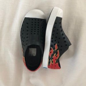 native shoes, toddler, size: 9 , black with flames! only worn once.